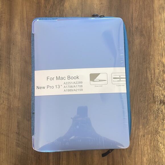 MacBook Pro 13” 2016-2020 blue soft case with hardshell - Picture 2 of 5